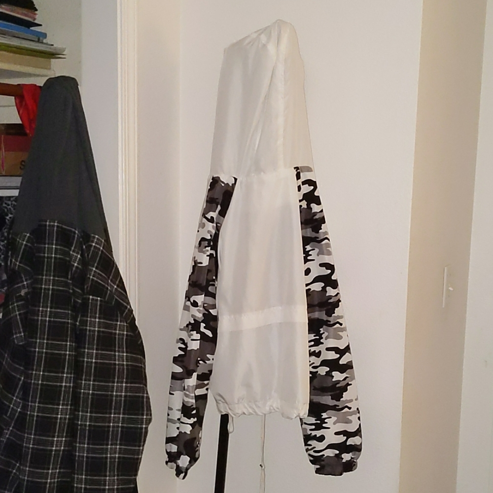 Windbreaker jacket